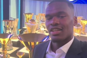 迭戈-萊昂加入曼聯(lián)的第一天，你覺得他能在曼聯(lián)立足嗎