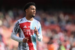 球員集錦:年紀(jì)比酋長球場還小!恩瓦內(nèi)里為何在一線隊有一席之地呢