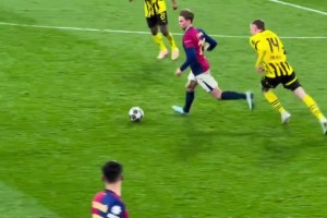 無情的中場推進機器！網友：沒有人能從他的腿下斷到皮球！