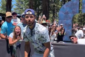 裝X成功！??庫里高爾夫名人賽接球就投，自信提前回頭！