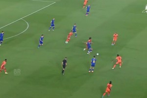 赫拉芬貝赫球員集錦:銷魂轉(zhuǎn)身&絲滑盤帶&強大推進 紅軍中場發(fā)動機