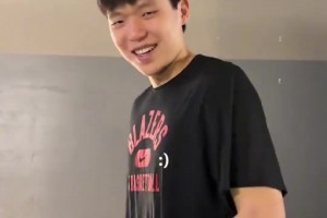 將2K評分打上90！楊瀚森收到PS5+2k25禮物