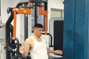 ??咱們戰(zhàn)神寶刀未老?。? >
                                        </div>
                                    </div>
                                                                        <div   id=