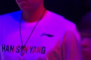 還只是未增重的幼鯊！大學(xué)大鯊魚就相當(dāng)強(qiáng)勁！沖突不爽就干！