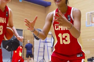 KD：我媽在我小時(shí)候總叫我大帥哥，但當(dāng)我去學(xué)校時(shí)，卻沒人這么認(rèn)為??