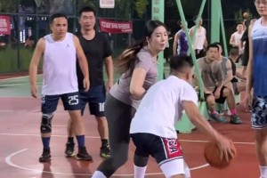 肘子姐終于打到有對(duì)抗的比賽了，只能用更兇的對(duì)抗還擊