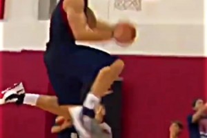 你們以后有扣的更好的！格里芬一扣炸出多少NBA日后的中流砥柱！