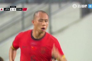 單后腰這塊??！董路：黃政宇都前插啦，想當(dāng)法比安魯伊斯啊