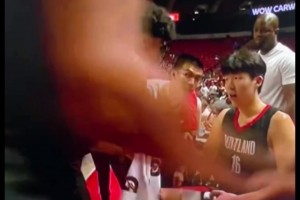 懂事兒！開拓者小后衛(wèi)卡頓最后一攻浪投，下場后找楊瀚森握手道歉