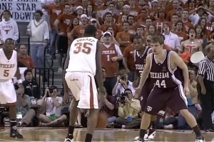 不愧是榜眼！KD在大學(xué)時(shí)期已經(jīng)展現(xiàn)出頂級(jí)得分手的潛質(zhì)了！