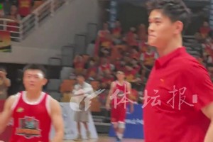 楊瀚森這夢(mèng)幻腳步，要是在比賽中能用出來(lái)，真的太無(wú)解了