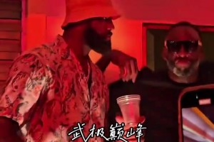 嗨起來！詹姆斯和追夢(mèng)-格林一塊喝酒狂歡~