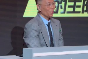 還單獨(dú)拍了一個??詹俊社媒：讓我們一起喊，切爾西是世俱杯冠軍