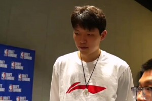 開拓者記者誤以為楊瀚森會(huì)說(shuō)粵語(yǔ)：我以前跟易建聯(lián)學(xué)了不少粵語(yǔ)！