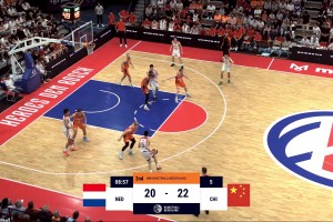 這么帥的？！胡明軒毫不猶豫迎著防守轟進(jìn)后撤步三分??