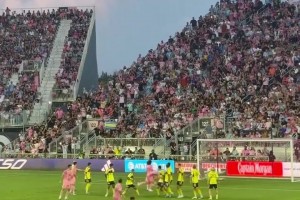 太逗了！網(wǎng)友惡搞：切爾西把馬杜埃凱推銷(xiāo)給阿森納實(shí)況！