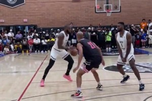 三年前的今天，詹姆斯參加德魯聯(lián)賽拿下42分16板3助4斷