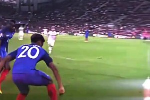 那時(shí)的拜仁球迷：科曼是誰，我只知道我們有個(gè)科皇！