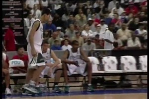 大哥那時(shí)候是真青澀??！易建聯(lián)曾與保羅&鷹王參加同一個(gè)訓(xùn)練營(yíng)