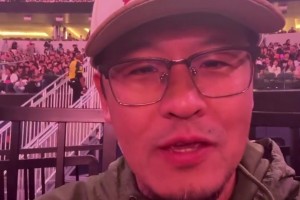 也是女兒奴！??楊毅帶著女兒楊蘋果去看Black Pink演唱會(huì)