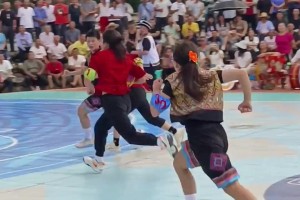 不懂就問：這是姑媽籃球還是姑媽橄欖球??????