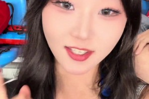 女博主：蘇超榜首這強度太猛了，內(nèi)切過人很帥滑鏟也很帥??