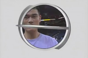 經(jīng)典之作！當(dāng)年NBA live04發(fā)行廣告 球星們稚嫩的臉龐