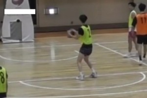 真是服了這個(gè)老6，但凡失誤一下都進(jìn)球了啊??????