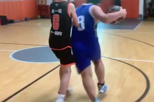 有一說一，小弟弟搖頭晃腦真的有約基奇那味兒了??????