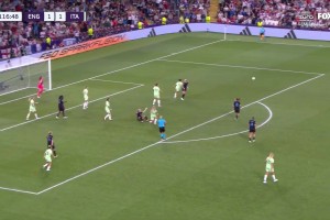 有爭議？英格蘭第117分鐘獲得點(diǎn)球，凱莉點(diǎn)射被撲隨后補(bǔ)射破門