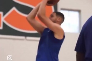 畢竟前隊(duì)友?????克萊與拉塞爾在邁阿密一同訓(xùn)練~~