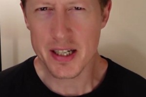 英國足球哥評價中國球員的英語水平??