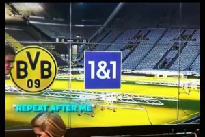 說啥呢？王大雷：你們喜歡猜？這幾年隊長袖標(biāo)都是我和朋友的想法