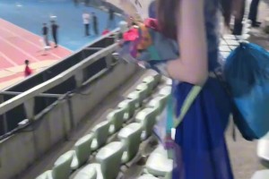 好一幅山水筆畫墨畫~蘇超啦啦隊這還穿厚襪子帶口罩啊??