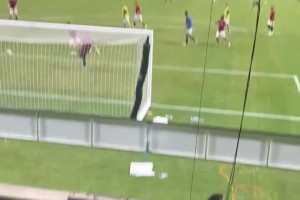 盡管是熱身賽，每場(chǎng)比賽的賽后，曼聯(lián)替補(bǔ)球員都會(huì)留下來加練