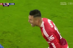 忍不了了??加納喬丟球胖虎不得不戰(zhàn)術(shù)犯規(guī)，胖虎起身怒噴加納喬