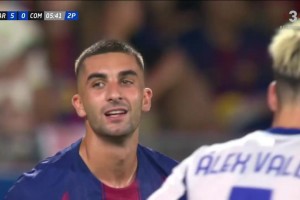 錯失良機！亞馬爾禁區(qū)內橫傳傳中，后點包抄的費蘭半空門打偏！