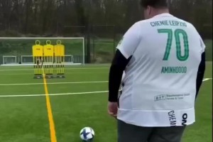 腳法一流的大胖！不管你是誰(shuí)，快從他的身體里出來(lái)??