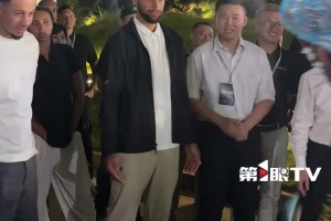 庫里在重慶被川劇變臉驚艷 連連拍手稱贊