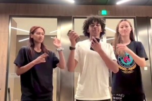 金州勇士吃播上線！庫里沉浸吃小龍蝦~