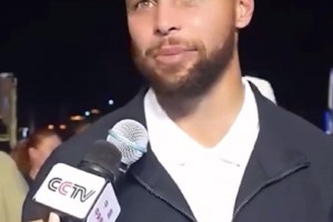 庫里這行政夾克太板正了，就差個保溫杯了吧??