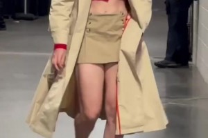 大長腿+高跟鞋！凱特琳-克拉克難得穿的這么有女人味