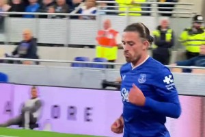 疑似內(nèi)涵被瓜帥棄用！格拉利什被破防的曼城球迷噴到刪帖