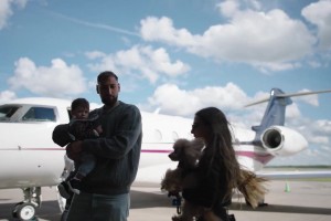 歐冠門神他來了！多納魯馬抵達(dá)曼城！和瓜帥擁抱&完成訓(xùn)練！