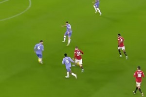 健康的盧克-肖攻防一體！那幾年他是英超最強(qiáng)左后衛(wèi)！