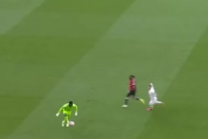 能力還是有！奧納納出擊中場(chǎng)長(zhǎng)傳成功找到隊(duì)友！