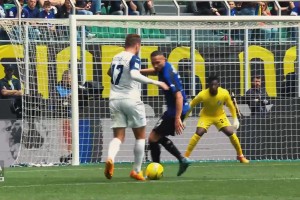 當(dāng)年5000萬(wàn)歐加盟曼聯(lián)！回顧奧納納意甲精彩5佳撲救！