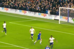 門(mén)將望球興嘆！齊耶赫為切爾西攻入的這粒完美死角進(jìn)球！