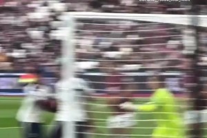 沒想到是個(gè)低音炮?。∶麍雒妫夯粢羵愓故咀约旱母杪??