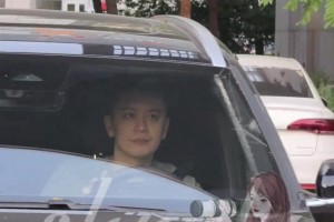 太低調(diào)了！CBA總冠軍教頭楊鳴開著14w的星越被群眾拍到